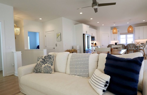 Hampstead House | On the Waterway 5 Bedroom House; Dock and Elevator