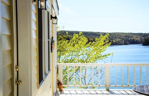 Harpswell House | On Top of the Sea North Harpswell House