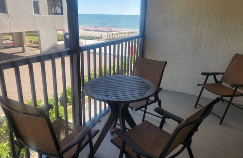 Connors Condo | ON VANDERBILT BEACH in Naples! One week rental Nov 1 - Nov 8 ONLY