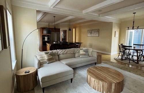 Westbrook Meadows House | On your way to Mt. Bachelor and the Cascade Lakes