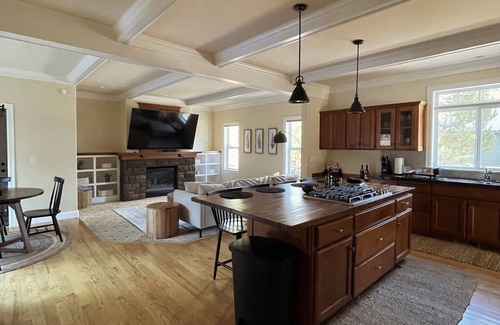 Westbrook Meadows House | On your way to Mt. Bachelor and the Cascade Lakes