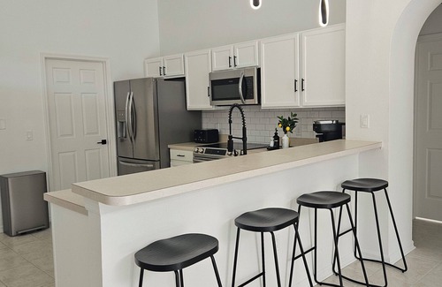 Kissimmee House | Once upon a good stay - 7 Beds Pool Home by Disney