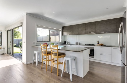 Rosebud House | Once Upon a Tide- close to everything! (pet friendly)