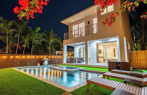 Downtown Hollywood House | One and only New Villa Heated Pool Jacuzzi