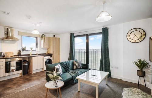 George Green Apartment | One Bed Apt/ Free Parking/ Sleeps 4