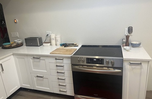 Mentone Cottage | One bedroom 100yr old stone cottage in California National Forest.