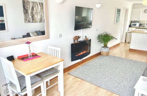 Marazion Apartment | One bedroom 1st floor apartment with balcony and close to the beach and town