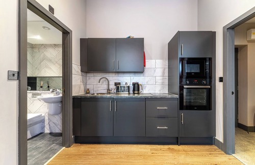 RopeWalks Apartment | One Bedroom Apartment 204 (Sleeps 4)