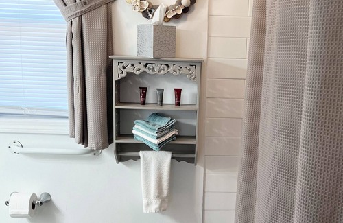 Shrewsbury Apartment | One Bedroom Apartment with Separate Bunk Bed Area