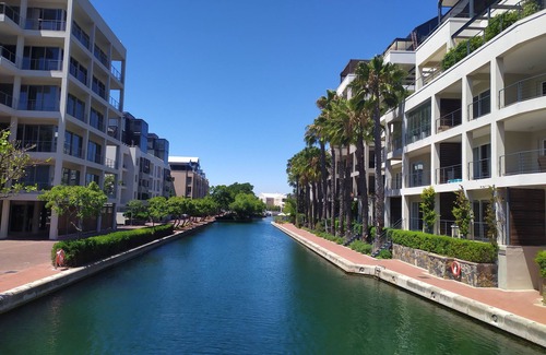 Victoria and Alfred Waterfront Apartment | One Bedroom Apartment - fully equipped Waterfront based, V&a Marina Residential
