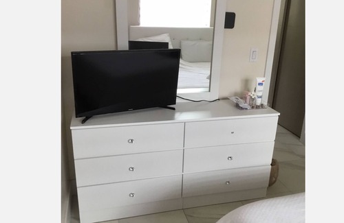 Hialeah Apartment | One bedroom apartment fully modern remodeled/fully furnished