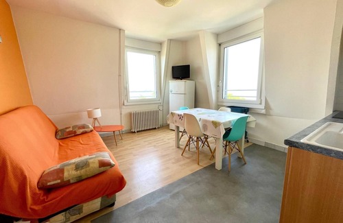 Carantec Apartment | One-Bedroom Apartment with Sea View