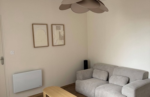 7th Arrondissement Apartment | One-bedroom apartment in Lyon 8, Montagny district