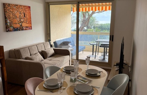 La Bocca Apartment | One-bedroom apartment near the beach