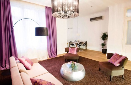 Mariahilf Apartment | One-Bedroom Apartment with Balcony - Naschmarkt