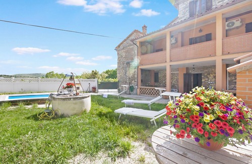Panicale Apartment | One Bedroom Apt With Pool And Garden, Panicale, Italy