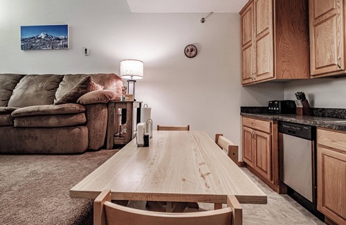Sunday River Area Condo | One bedroom Cascades C-7, sleeping 6, fireplace!