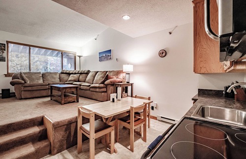 Sunday River Area Condo | One bedroom Cascades C-7, sleeping 6, fireplace!