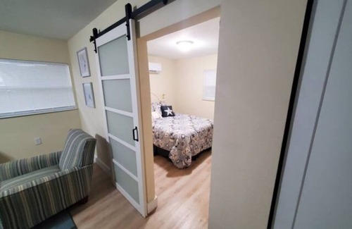 Fort McCoy Cottage | One Bedroom cottage Los Havens [Lost Heaven] right on Lake Kerr - Great Sunsets