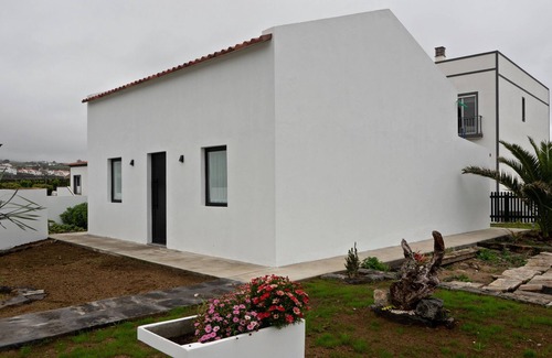 Livramento House | One Bedroom Flat - with one bed and 2 sofa beds - capacity 5 people