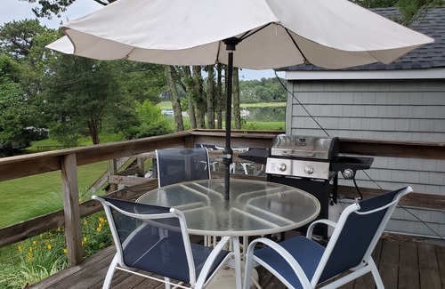 Hampton Bays House | One Bedroom Hamptons Waterfront Cottage