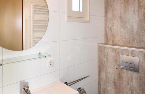 Sint-Annaland House | One-Bedroom Holiday Home In Sint-Annaland