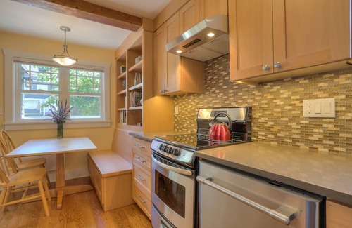 Phinney Ridge House | One-bedroom House and Patio all to yourself in a Great Location