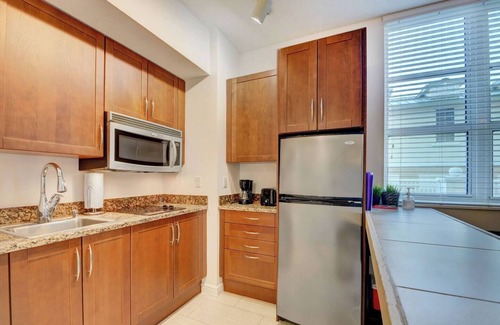 Boynton Beach Condo | One bedroom in amazing luxury condo. BEACH PASS INCLUDED!