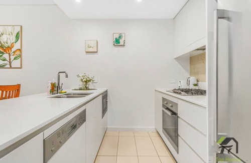 Wentworth Point Apartment | One Bedroom in Wentworth Point