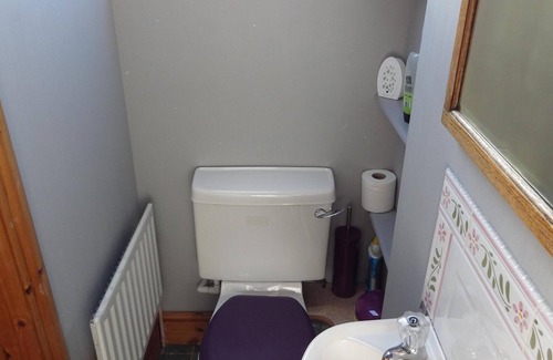 Abergavenny Apartment | One Bedroom Loft Apartment close to Town Centre, Rail and Bus Stations