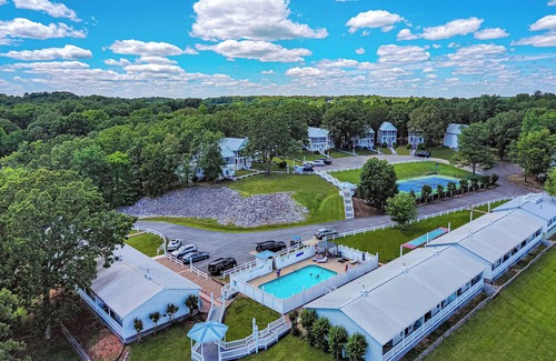 Grand Rivers Condo | One Bedroom Marina View Condo