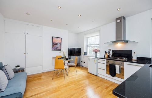 St. Pancras Apartment | One Bedroom Russell Square