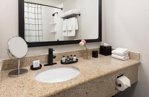 Brookline Hotel | One Bedroom Suite Room at Arcadian Hotel! Near Fenway Park