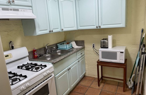 Desert Hot Springs Cottage | One Bedroom With Patio