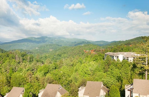 Gatlinburg Resort | One Bedroom Villa, Gatlinburg Mountain Loft Resort 2361377