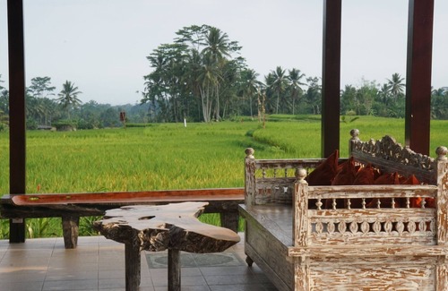 Kenderan Villa | One Bedroom Villa overlooking to Rice Field