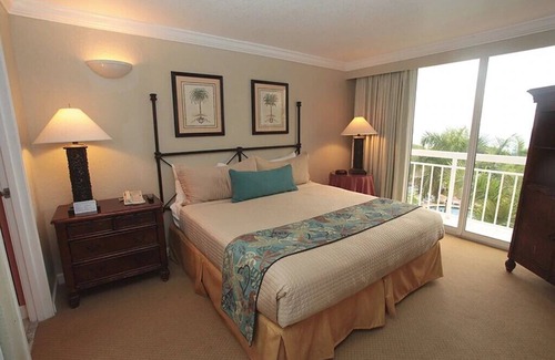 Palm Beach Shores Resort | One Bedroom with 2 Double Beds; Beachfront