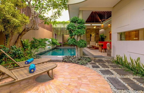 Nakula Villa | One Bedroom with big private pool 36Sqm, 5 mnt walking to the beach