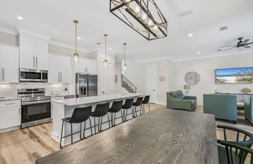 Emerald Waters Village House | One Block from Beach ~ Gated Community ~ Coastal Luxury