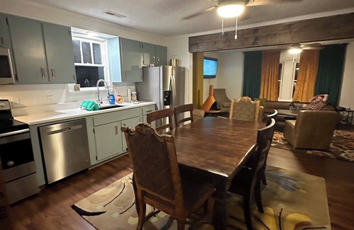 Van Buren House | One Block from Current River! Let's Go!