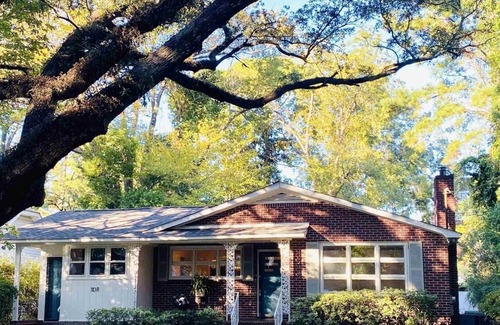 Georgetown House | One block from Historic Georgetown