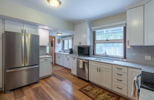 Hillcrest House | One Block from Lake Placid Main Street, Public Beach, venues and eateries