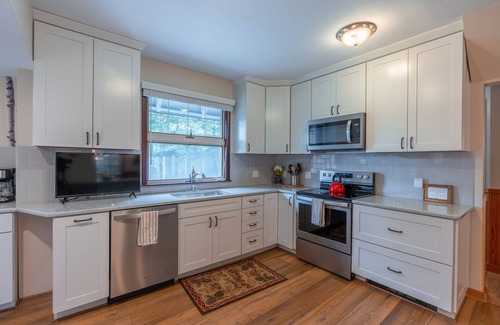 Hillcrest House | One Block from Lake Placid Main Street, Public Beach, venues and eateries