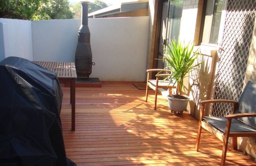 Lorne Apartment | One block from the surf beach, ocean views
