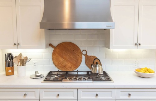 Western Malibu House | One Block to Zuma Bch-Trancas Village/4 Bdr/Private Yard/Firepit