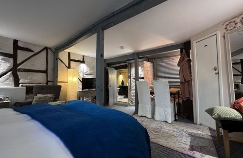 Tavistock House | One Drake Road Hotel