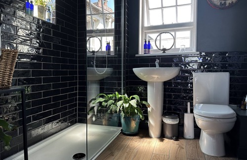 Tavistock House | One Drake Road Hotel