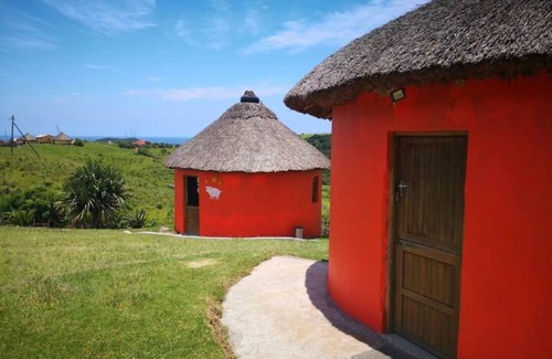 Mdumbi Cabin | One gras hut in Coffee Bay