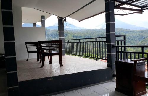 Munduk House | One Homestay and Warung