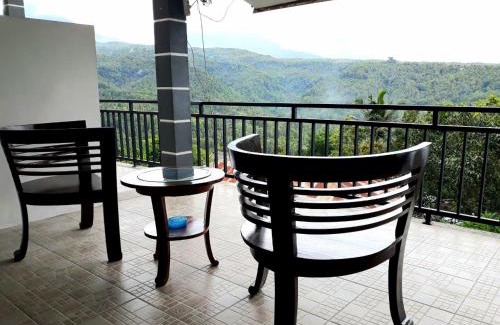 Munduk House | One Homestay and Warung